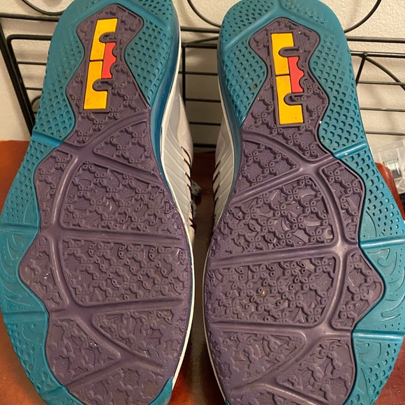 Nike Lebron 10 Low - Picture 3 of 7
